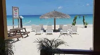 ホテル Roots Bamboo Beach Resort ネグリル